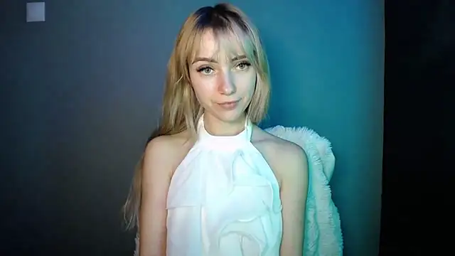 LuciaYoung online show from 22, 12, 2025