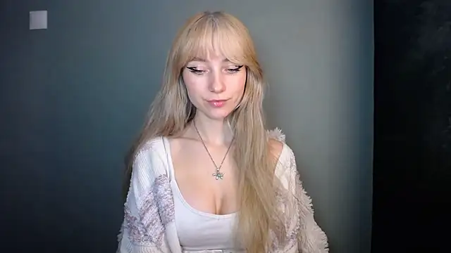 LuciaYoung online show from 18, 11, 2025