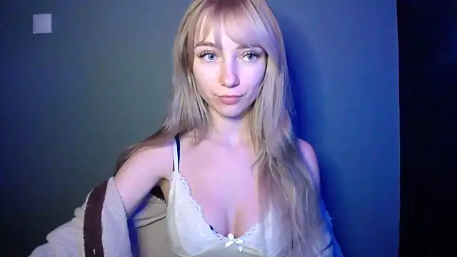 LuciaYoung online show from 5, 2, 2026