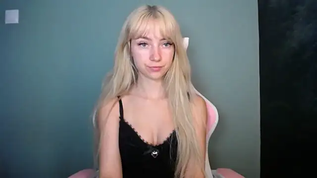 LuciaYoung online show from 2, 6, 2026