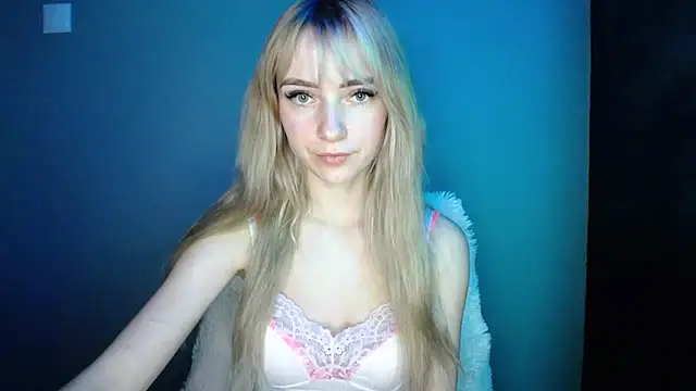 LuciaYoung online show from 22, 12, 2025