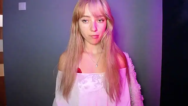 LuciaYoung online show from 23, 9, 2025