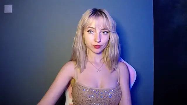 LuciaYoung online show from 5, 7, 2026