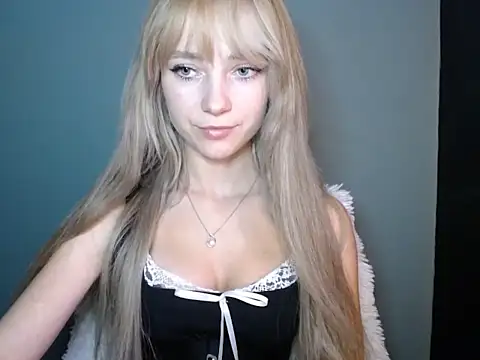 LuciaYoung online show from 29, 10, 2025