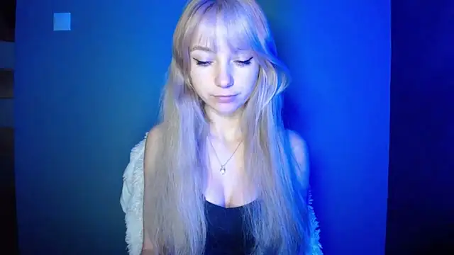 LuciaYoung online show from 4, 10, 2025