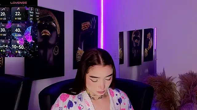 Snapshot of _brenna_hanson chatting on 25, 11, 2025 brenna hanson online show from 25, 11, 2025