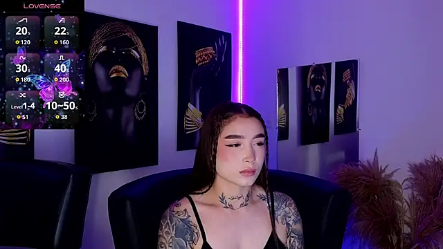 Snapshot of _brenna_hanson chatting on 26, 11, 2025 brenna hanson online show from 26, 11, 2025