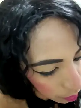 Issa Km  online show from 15, 4, 2026