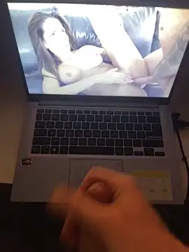 Snapshot of westkost12345 chatting on 20, 12, 2025 westkost12345 online show from 20, 12, 2025