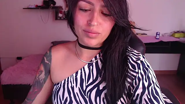 MissDennise online show from 8, 1, 2025
