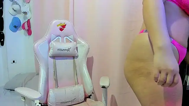 Snapshot of Latinos_couples chatting on 8, 2, 2026 Latinos couples online show from 8, 2, 2026