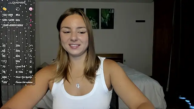 Snapshot of ThreeshaWhite chatting on 8, 5, 2026 ThreeshaWhite online show from 8, 5, 2026