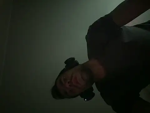 Snapshot of Smaukymui chatting on 29, 10, 2025 Smaukymui online show from 29, 10, 2025