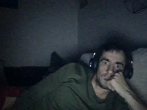 Snapshot of Smaukymui chatting on 16, 10, 2025 Smaukymui online show from 16, 10, 2025