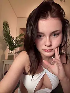 Snapshot of MaribelRiver chatting on 27, 4, 2026 MaribelRiver online show from 27, 4, 2026