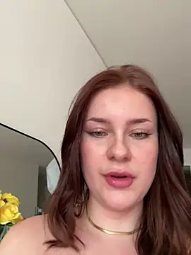 Snapshot of MaribelRiver chatting on 6, 6, 2026 MaribelRiver online show from 6, 6, 2026