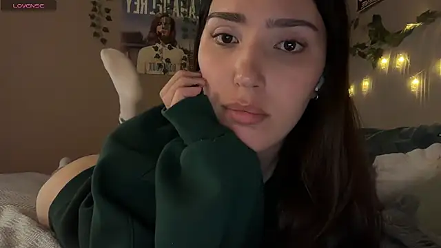 Snapshot of Anisawithlove chatting on 12, 5, 2026 Anisawithlove online show from 12, 5, 2026