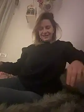 JulietteVolpeWyorika online show from 1, 12, 2025