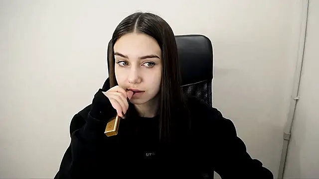 Lili magic online show from 24, 10, 2025