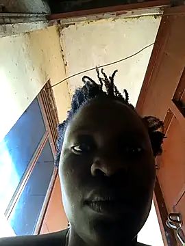 Snapshot of pretty_amaal chatting on 9, 10, 2025 pretty amaal online show from 9, 10, 2025