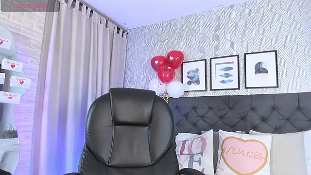 emma  smith1 online show from 15, 2, 2025