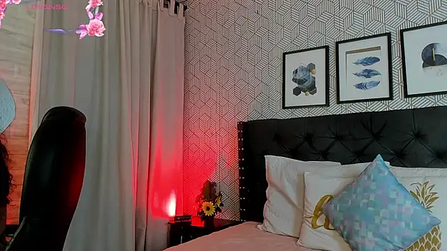 emma  smith1 online show from 7, 3, 2025