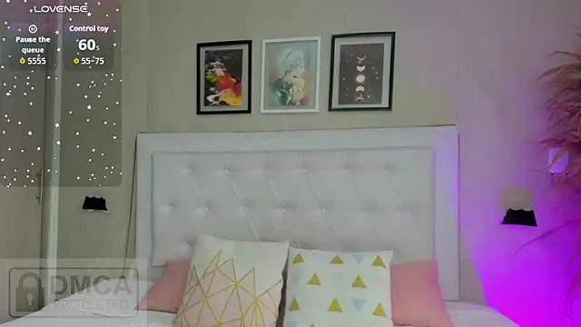 emma  smith1 online show from 8, 4, 2026