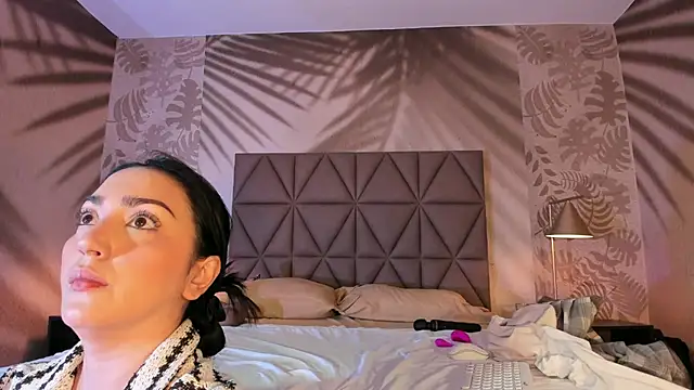 LIAH IZUMI online show from 20, 2, 2026