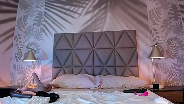 LIAH IZUMI online show from 20, 3, 2026