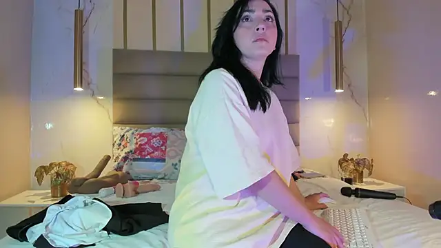 LIAH IZUMI online show from 11, 2, 2026