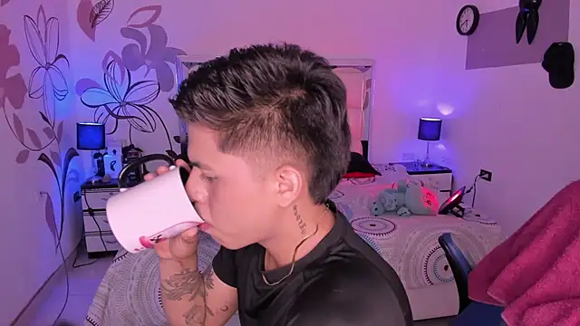 Snapshot of Niicky1_ chatting on 10, 2, 2025 Niicky1  online show from 10, 2, 2025