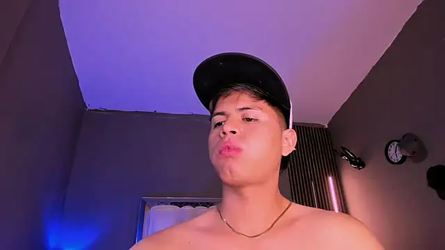 Snapshot of Niicky1_ chatting on 20, 3, 2025 Niicky1  online show from 20, 3, 2025