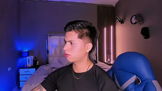 Snapshot of Niicky1_ chatting on 18, 3, 2025 Niicky1  online show from 18, 3, 2025