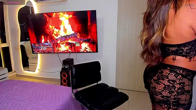 AbrilStivenson  online show from 28, 11, 2025