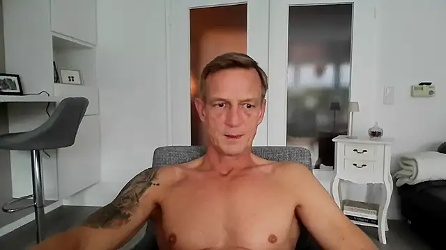 Snapshot of dirks71 chatting on 6, 11, 2025 dirks71 online show from 6, 11, 2025