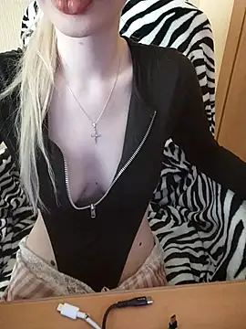 Elza kom online show from 15, 3, 2025