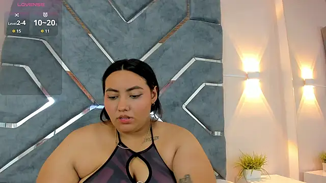 LucciaPorter online show from 23, 10, 2025