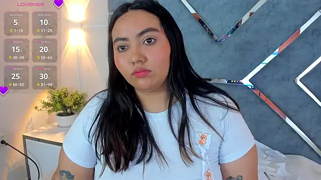 LucciaPorter online show from 23, 6, 2026