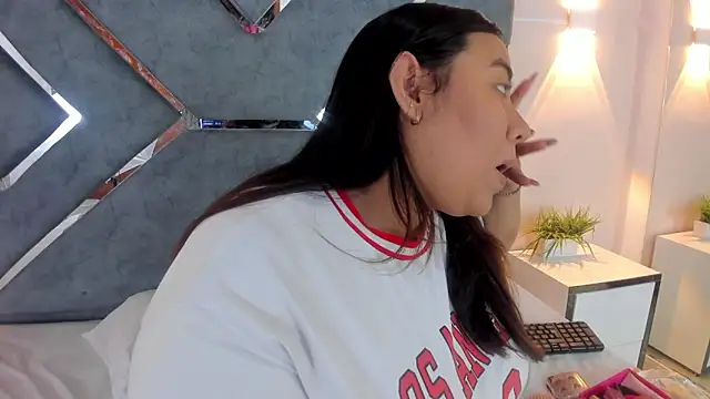 LucciaPorter online show from 26, 3, 2026