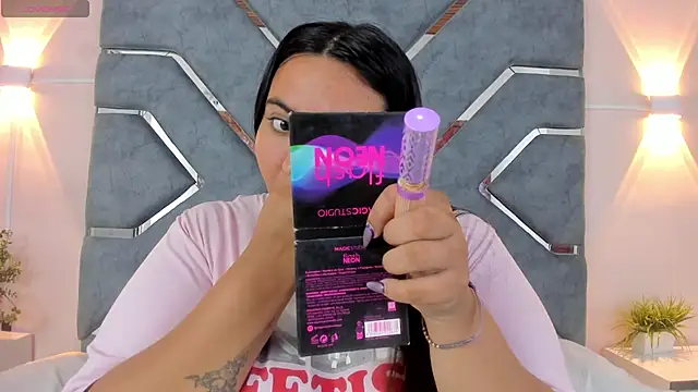 LucciaPorter online show from 20, 4, 2026