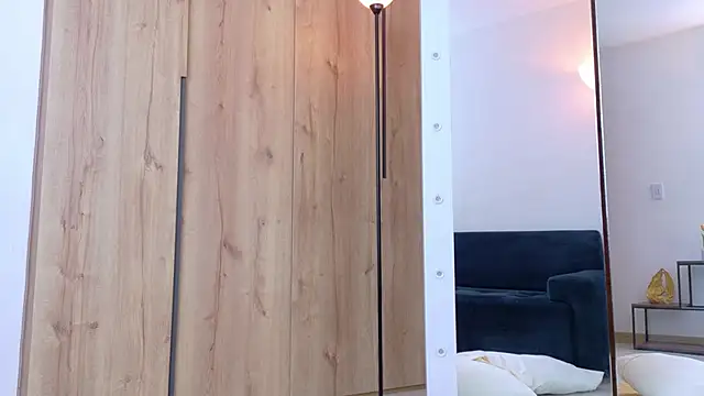 Sofhia cruz online show from 18, 9, 2025