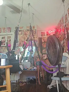 luvs2cumm69 online show from 23, 4, 2026