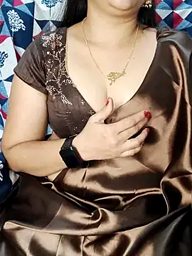 Traditional Housewife  online show from 16, 9, 2025