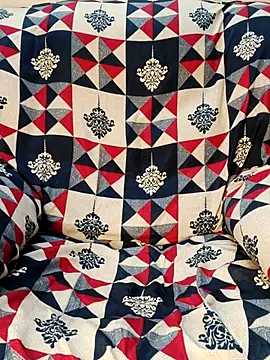 Traditional Housewife  online show from 24, 10, 2025