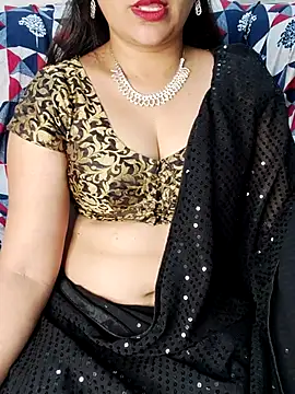 Traditional Housewife  online show from 18, 9, 2025