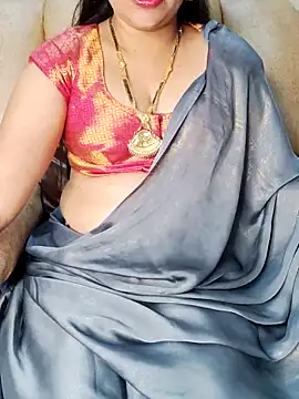 Traditional Housewife  online show from 18, 2, 2025