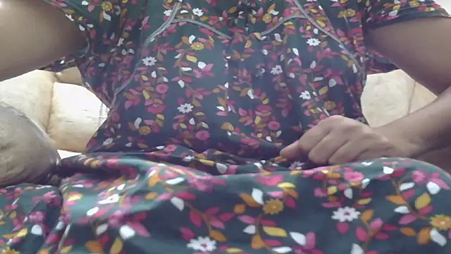 Traditional Housewife  online show from 22, 3, 2025