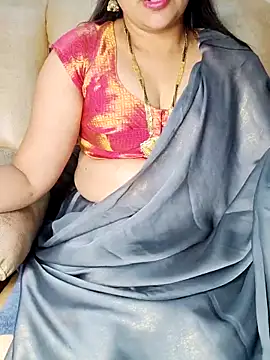 Traditional Housewife  online show from 17, 2, 2025