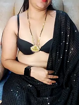 Traditional Housewife  online show from 21, 3, 2025