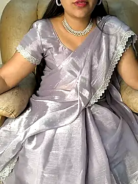 Traditional Housewife  online show from 13, 2, 2025